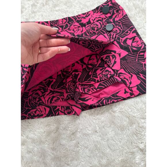 Vintage Express Sz 4 Mini Skirt Skort Pink Black Rose Button Asymmetrical - Picture 4 of 9